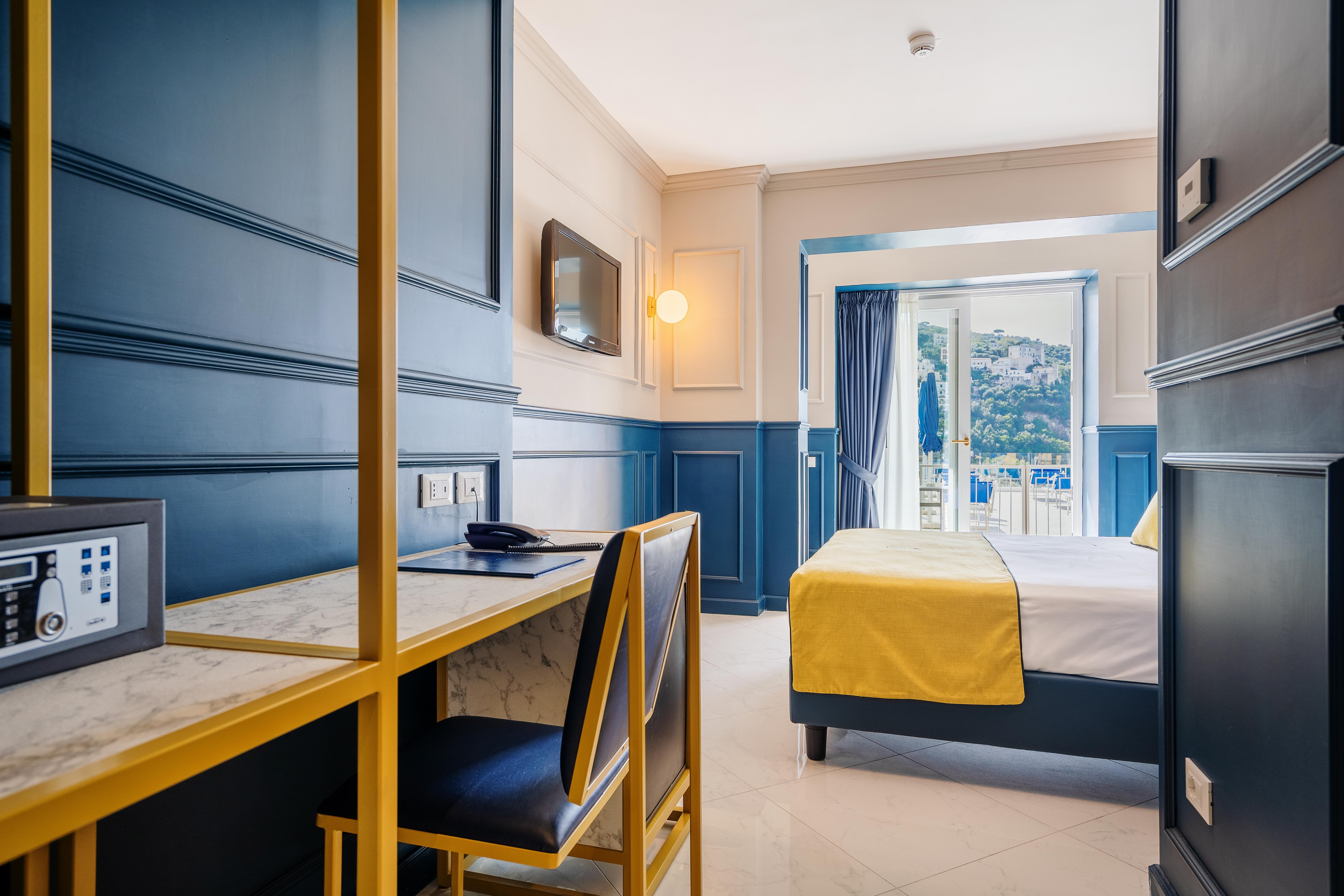 Hotel Mary Vico Equense Bagian luar foto