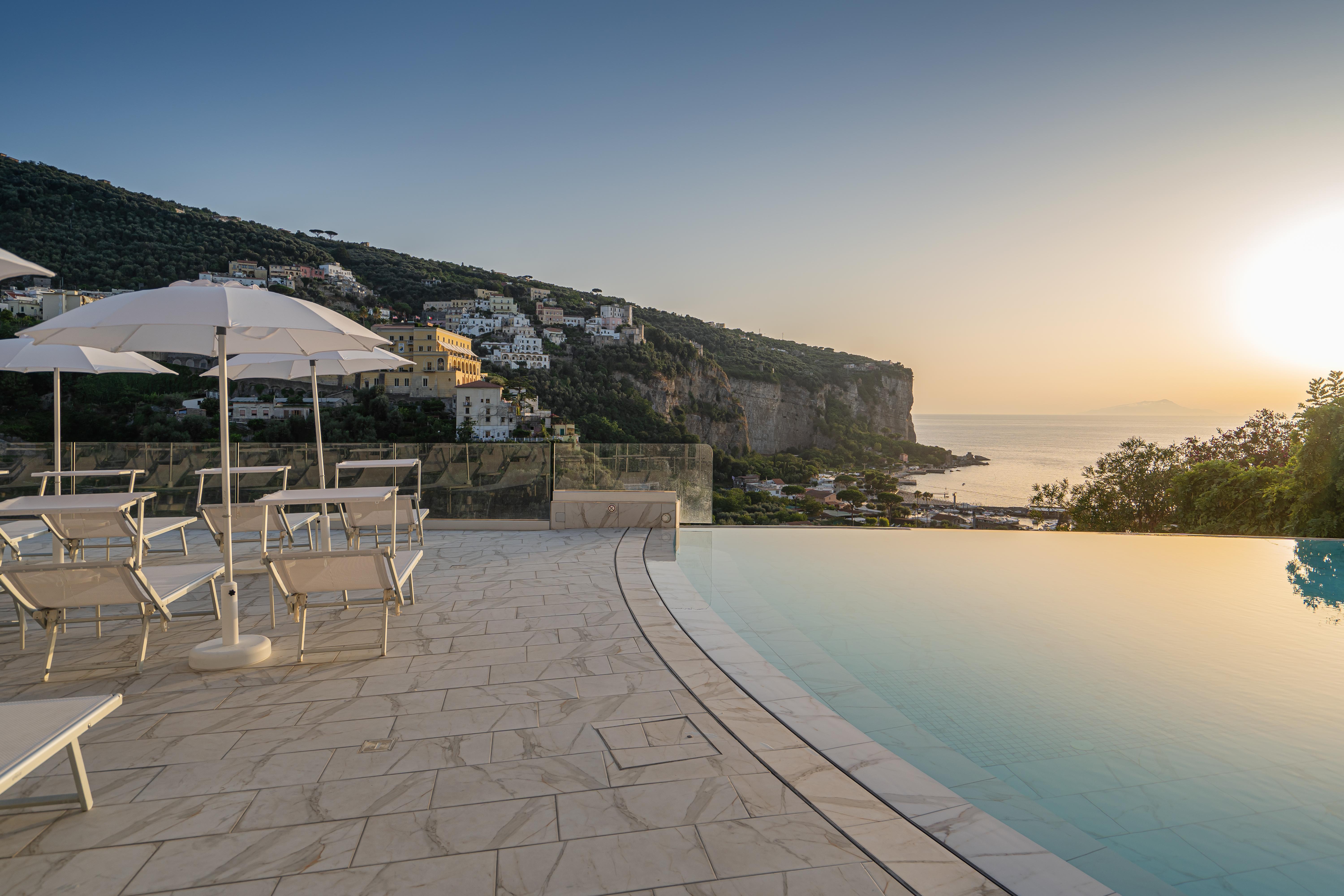 Hotel Mary Vico Equense Bagian luar foto