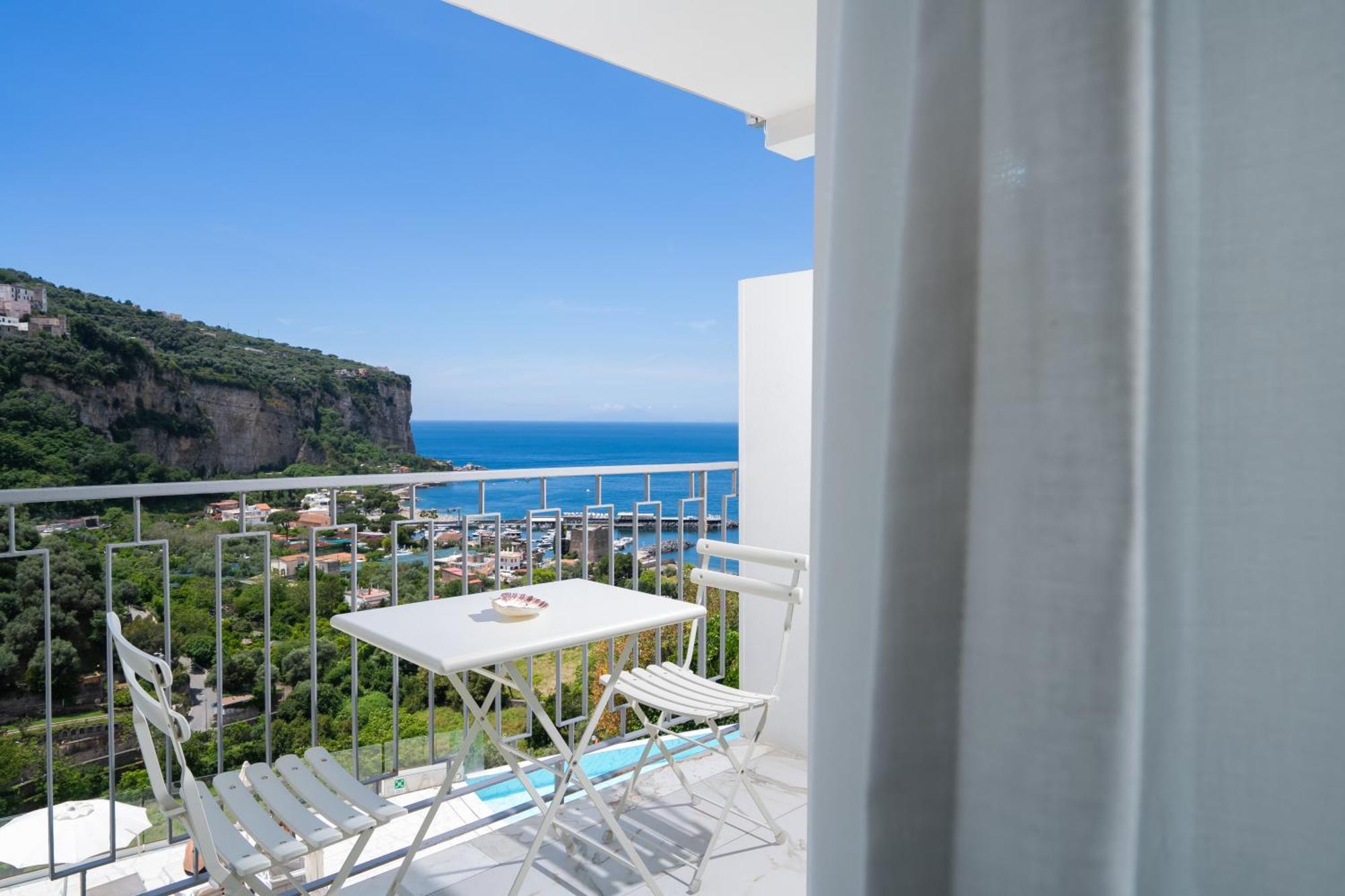 Hotel Mary Vico Equense Bagian luar foto