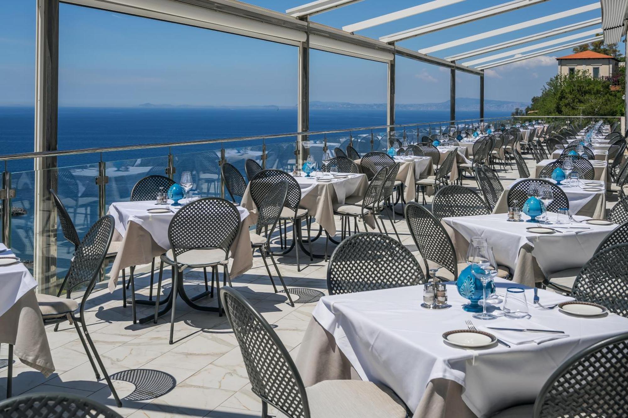 Hotel Mary Vico Equense Bagian luar foto