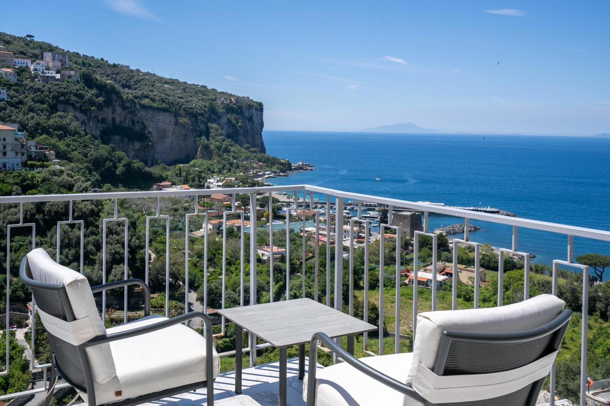 Hotel Mary Vico Equense Bagian luar foto