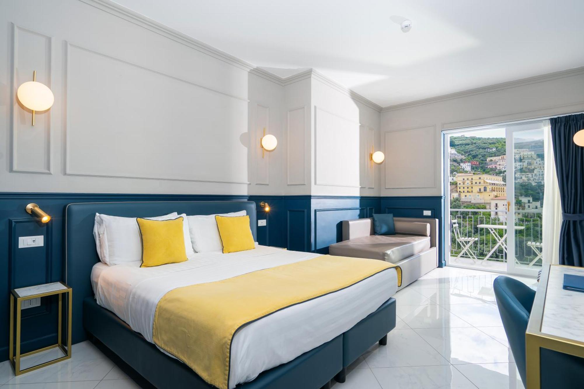 Hotel Mary Vico Equense Bagian luar foto